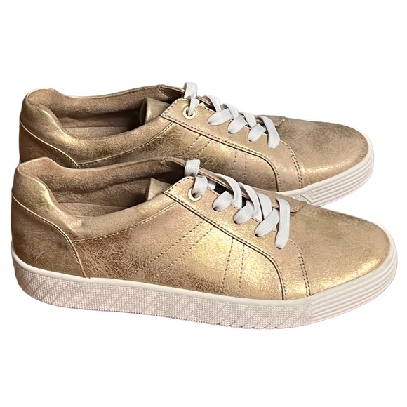 NWOB Women’s Naturalizer Soul Neela Gold Lace up Tennis Shoes Size 7 - Picture 1 of 7